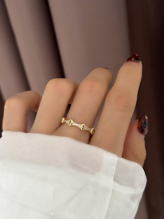 Gold Badem Form Taşlı Ayarlanabilir Yüzük