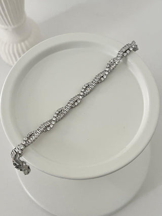 Silver Zirkon Taşlı Burgu Desen Bileklik