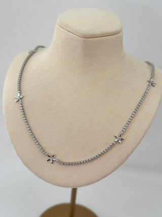 Silver Çiçek Detay Su Yolu Kolye