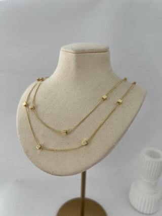 14K Gold Uzun Form Kare Topçuk Detay Kolye