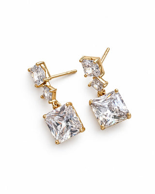 14K Gold Kare Taşlı Minimal Sarkıt Küpe