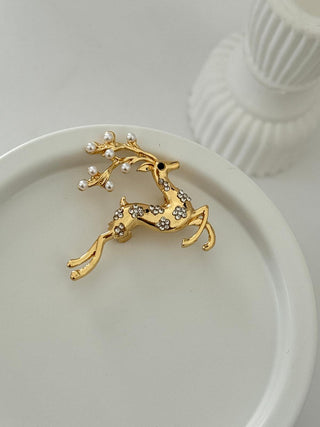 Yeni Yıl İnci Detay Geyik Broş