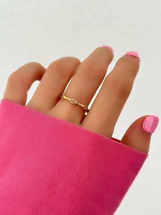 Gold Badem Taş İnce Form Yüzük