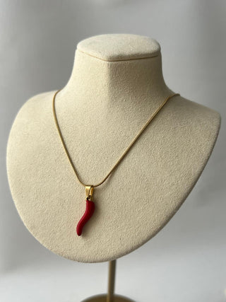 Gold Çelik Biber Şans Kolyesi