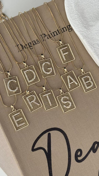 Gold Izgara Plaka Taşlı Harf Kolye