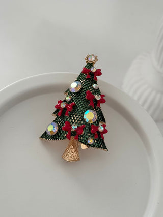 Kırmızı Fiyonk Detay Çam Ağacı Broş