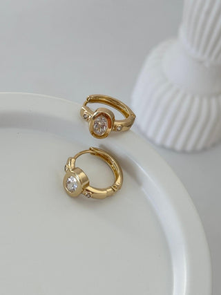 14K Gold Oval Taşlı Minimal Halka Küpe