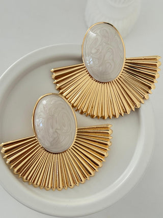 Beyaz Mineli Gold Yaprak Küpe