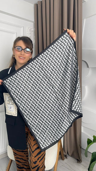 Siyah Marka Model Desenli Fular