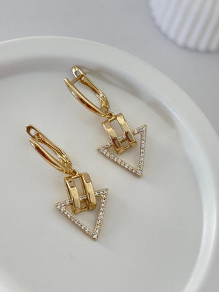 14K Gold Üçgen Taşlı Küpe