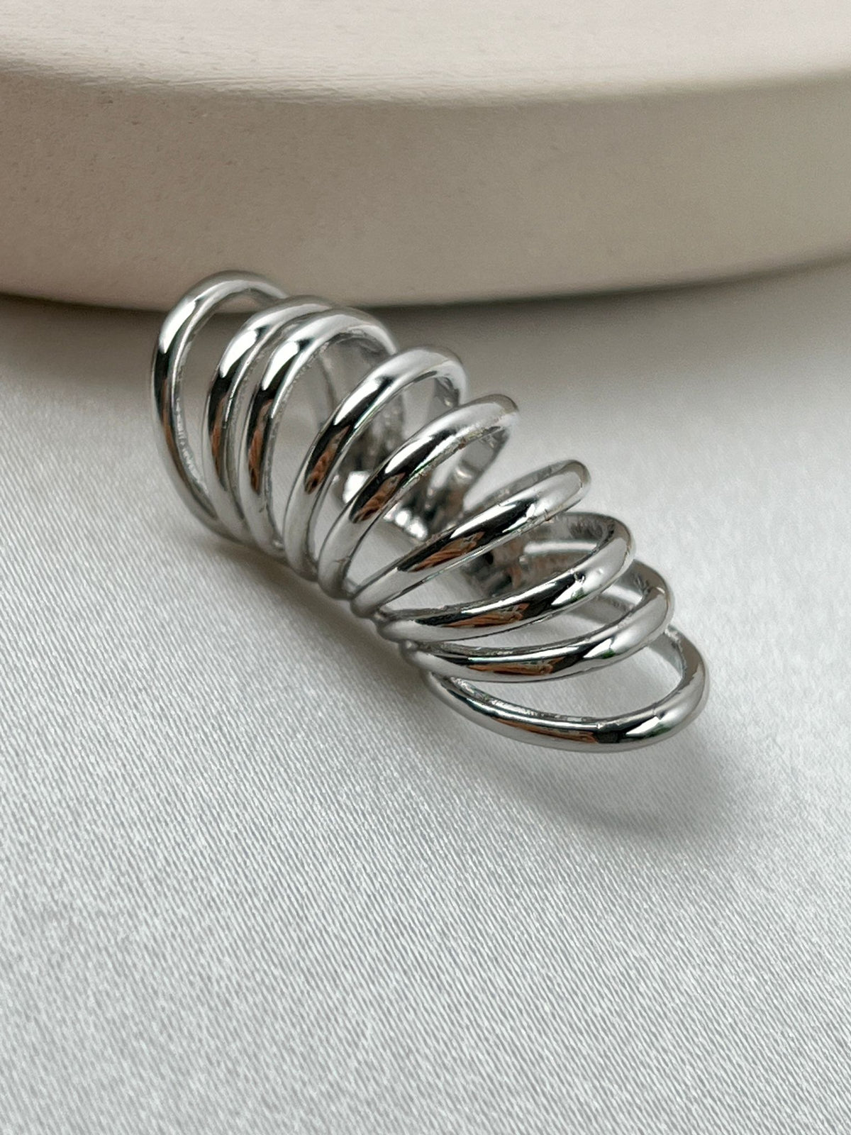 Tasarım Çoklu Çizgi Desen Kıkırdak Küpe Silver