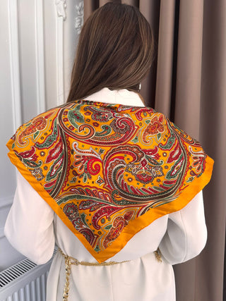 Sarı Üzeri Renkli Desenli Fular