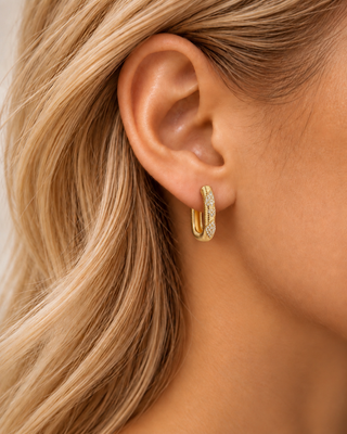 14K Gold Oval Form Çizgi Desen Küpe
