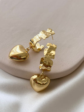 Tasarım Desenli Gold Kalp Küpe