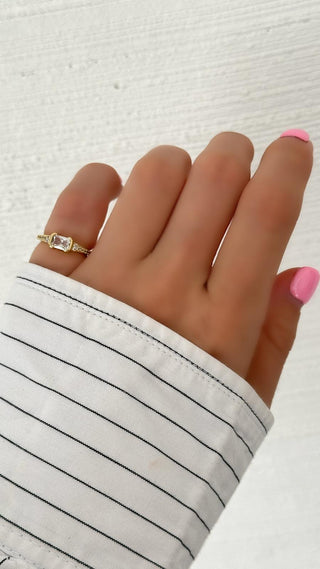 Gold Kare Taşlı Serçe Parmak Yüzük