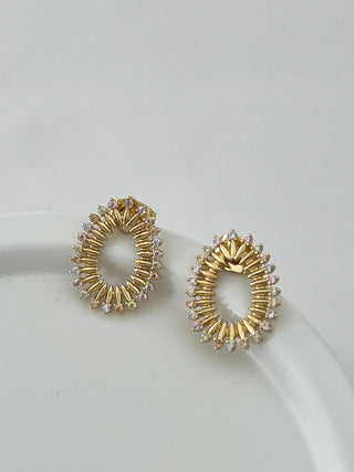 14K Gold Minimal Taşlı Çizgi Desen Küpe