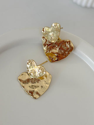 14k Gold Ezme Plaka Desen Kalp Küpe