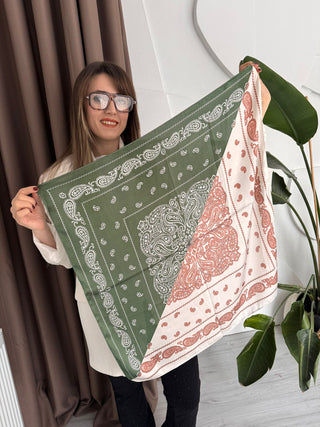 Krem Yeşil Çift Renk Desenli Fular