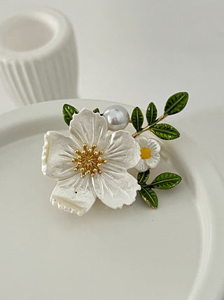 Ayva Çiçeği Broş