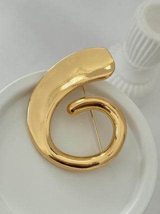 Gold Metal Kıvrım Desen Tasarım Broş
