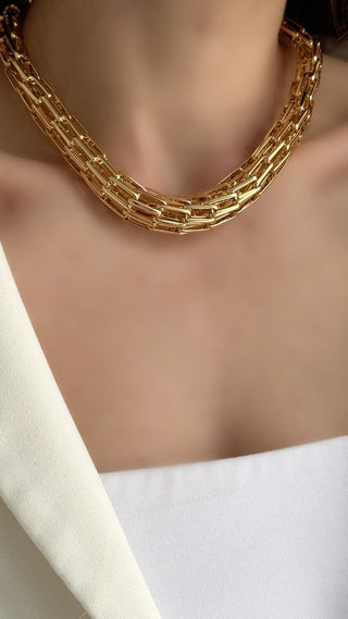 Gold Marka Model Çizgi Desen Kolye