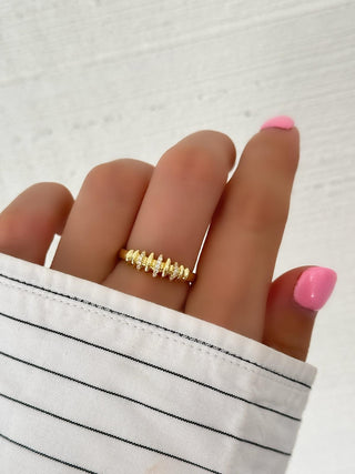 Gold Badem Model Ayarlanabilir Yüzük