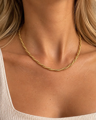 Gold Burgu Desen Kolye