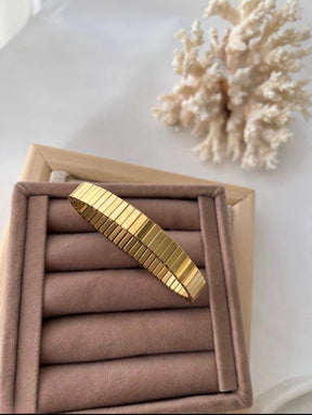 Çelik Çizgi Detay Gold  Akordiyon Bileklik