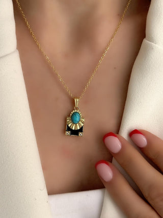 Siyah Detay Firuze Taşlı Plaka Kolye